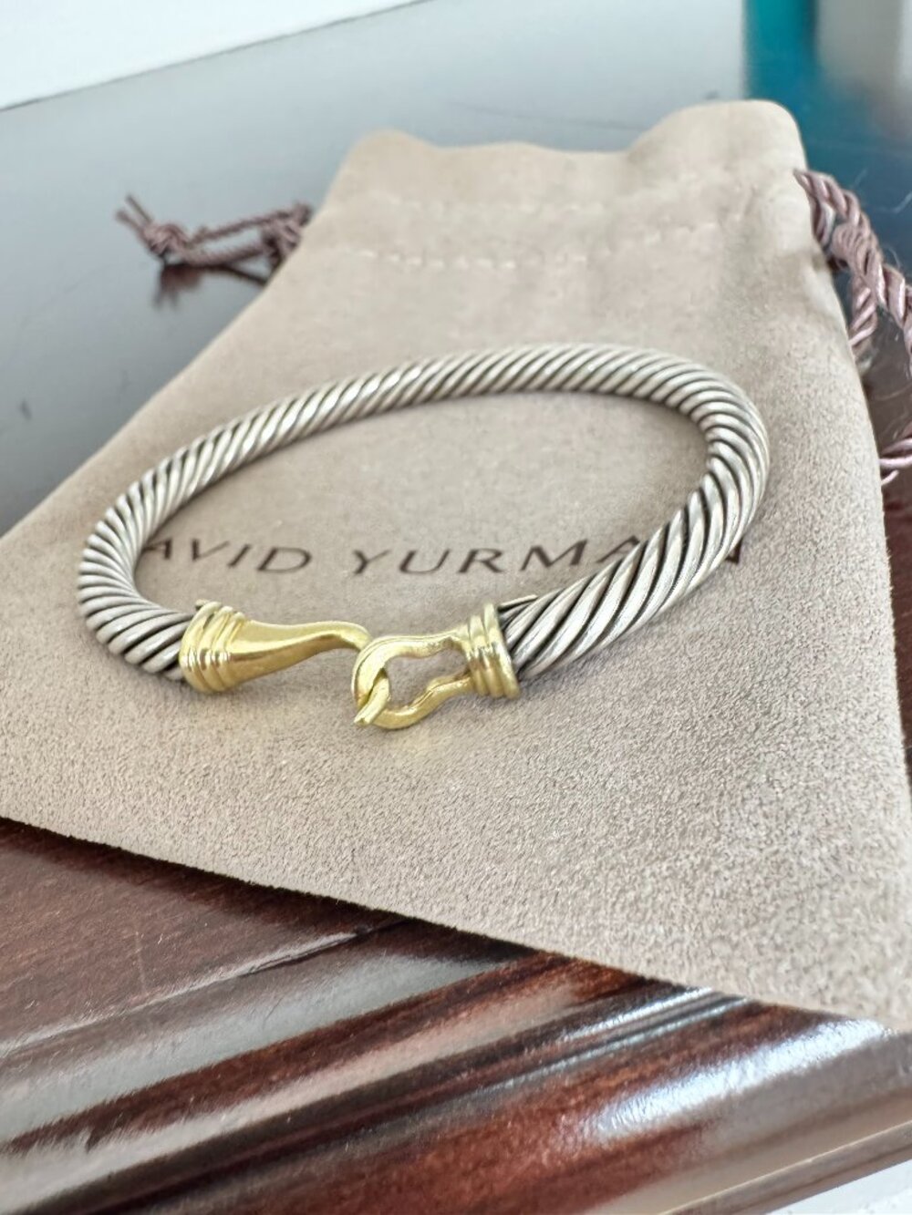 ✨ David Yurman Buckle Bracelet – Sterling Silver & 14K Gold ✨ - Picture 5 of 8